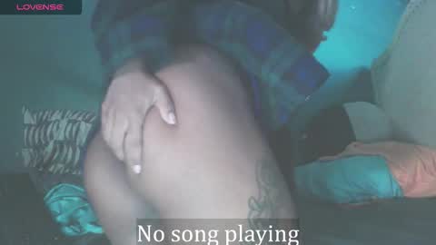 Snapshot of stella_clitella chatting on 10.17.25 Stella Clitella online show from 10.17.25