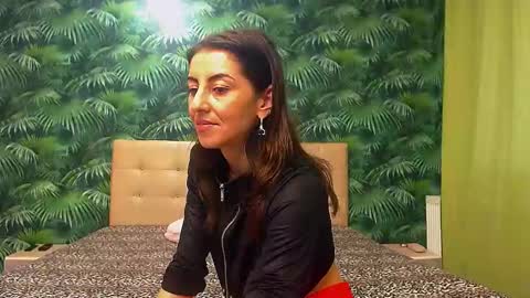 Snapshot of stella_john chatting on 01.01.25 Stella John online show from 01.01.25