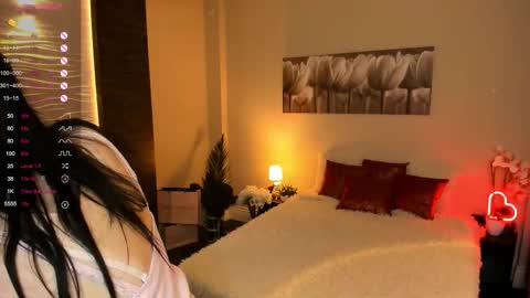 Snapshot of stella_shyyyy chatting on 09.15.25 Molly online show from 09.15.25