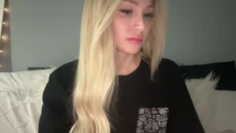 Stella Bella online show from 03.03.25