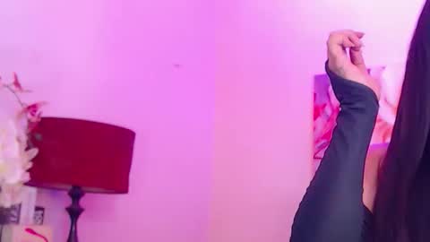 CALL ME STELLA online show from 04.17.26