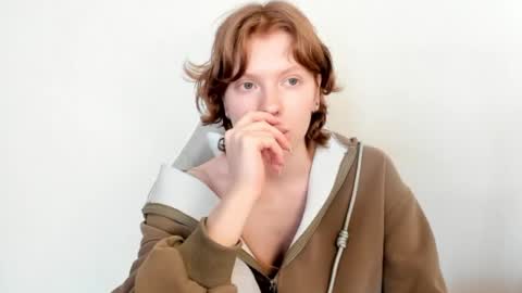 S T E L L A online show from 02.05.26