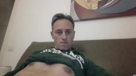 Snapshot of sten015 chatting on 12.19.24 sten015 online show from 12.19.24