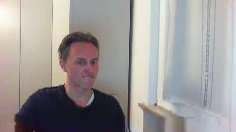 Snapshot of sten015 chatting on 01.27.25 sten015 online show from 01.27.25