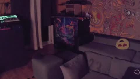 Snapshot of stenlyvrbich chatting on 09.14.25 lee online show from 09.14.25