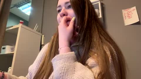 Snapshot of steph_sweet chatting on 12.25.24 Emma online show from 12.25.24