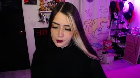 Snapshot of stephani_rousso chatting on 06.24.26 joha cosmo online show from 06.24.26