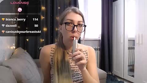 Snapshot of stephaniekiss chatting on 02.13.26 Stephanie online show from 02.13.26