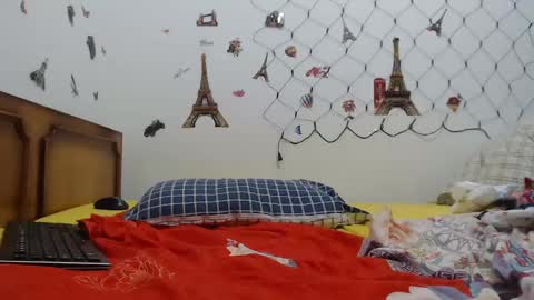 Stephanie   online show from 01.11.25