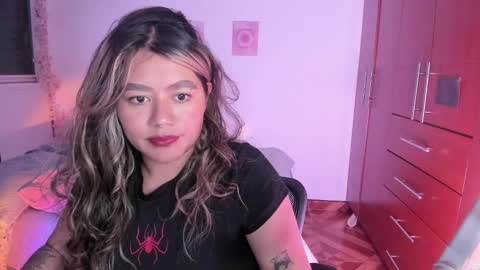 Stephanie  online show from 10.04.25