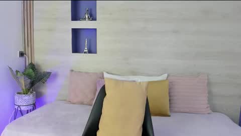 Snapshot of stephanni_ chatting on 09.19.25 Nataly online show from 09.19.25