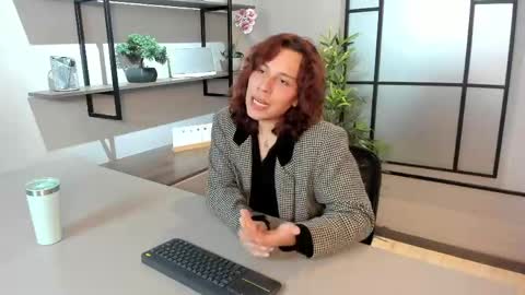 Snapshot of stephanrusso chatting on 05.25.26 Stephan online show from 05.25.26