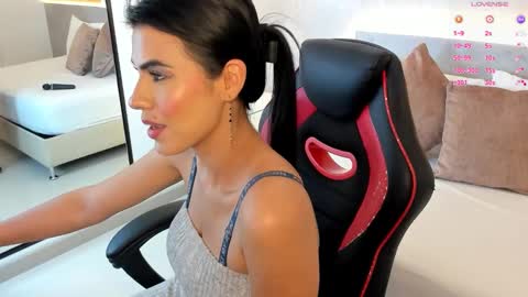 S T E P H A N Y A online show from 10.23.25