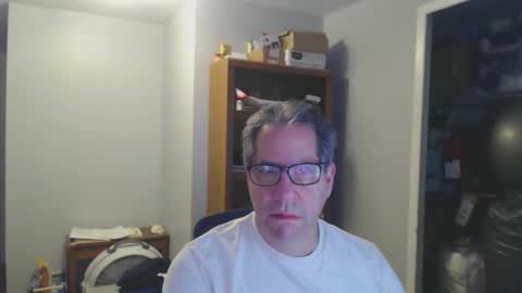 Snapshot of stephenhal9 chatting on 12.04.25 stephenhal9 online show from 12.04.25