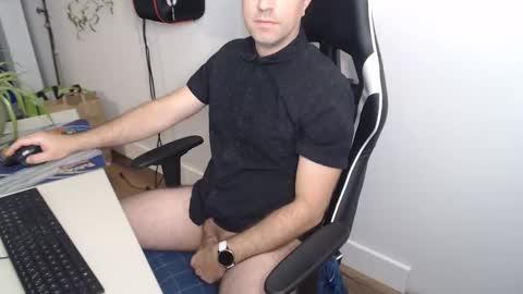 Snapshot of steve_oo8 chatting on 12.03.24 steve_oo8 online show from 12.03.24