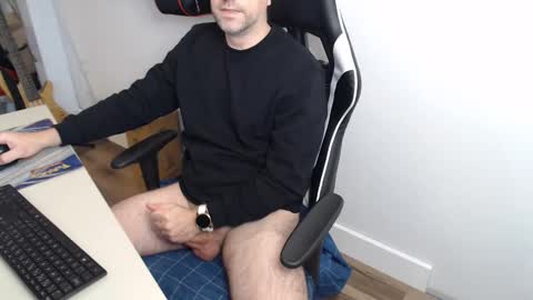 Snapshot of steve_oo8 chatting on 01.08.25 steve_oo8 online show from 01.08.25