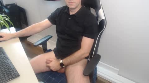 Snapshot of steve_oo8 chatting on 02.11.25 steve_oo8 online show from 02.11.25