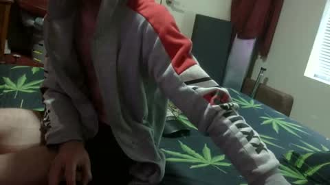 Snapshot of steveaussie chatting on 02.12.25 Australian420 online show from 02.12.25