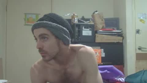 Snapshot of steveaussie chatting on 09.12.25 Australian420 online show from 09.12.25