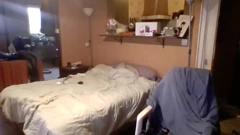 Snapshot of stevefromfrance chatting on 12.17.24 stevefromfrance online show from 12.17.24