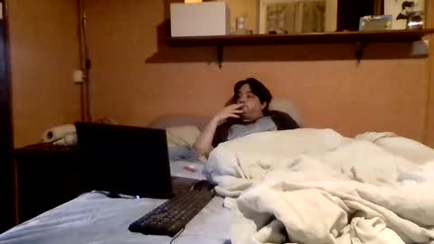 Snapshot of stevefromfrance chatting on 02.12.25 stevefromfrance online show from 02.12.25