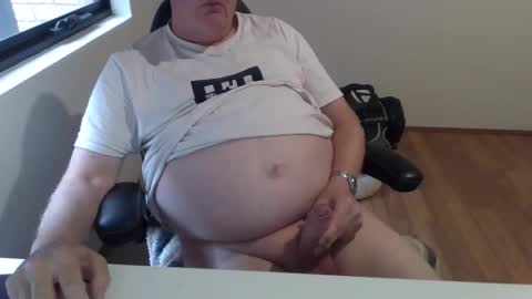 Snapshot of stiffyman55 chatting on 11.18.25 stiffyman55 online show from 11.18.25