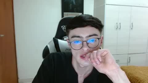 Snapshot of stiv_grant chatting on 01.25.25 stiv_grant online show from 01.25.25