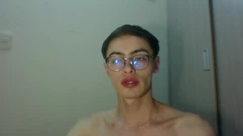 Snapshot of stiv_grant chatting on 09.23.25 stiv_grant online show from 09.23.25