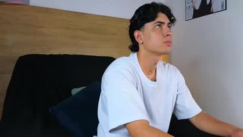 stivenbenet1 online show from 10.19.25