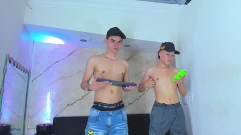 friends online show from 10.04.25