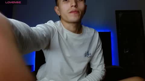 Snapshot of stivent777 chatting on 03.12.25 stiven tellez online show from 03.12.25