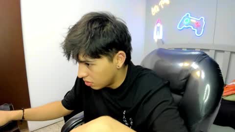 Stiwen online show from 11.29.25