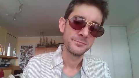 Snapshot of stmnog9477 chatting on 10.22.25 Julien9477 online show from 10.22.25
