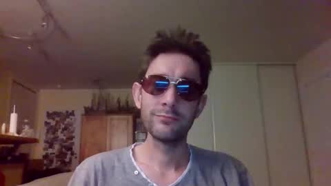 Snapshot of stmnog9477 chatting on 10.25.25 Julien9477 online show from 10.25.25