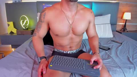 Snapshot of stone_lee_ chatting on 01.31.25 Stone Lee  online show from 01.31.25