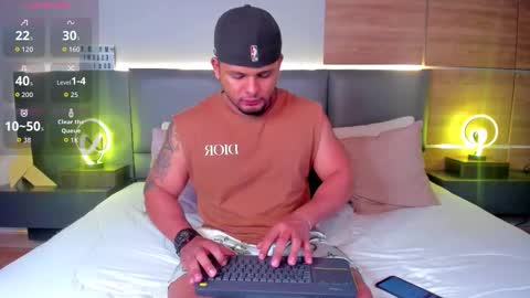 Snapshot of stone_lee_ chatting on 10.16.25 Stone Lee  online show from 10.16.25