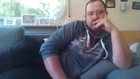 stoned1983 online show from 04.22.26