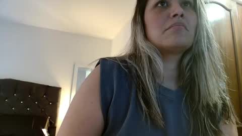 Snapshot of storm_hanks chatting on 12.21.25 storm_hanks online show from 12.21.25