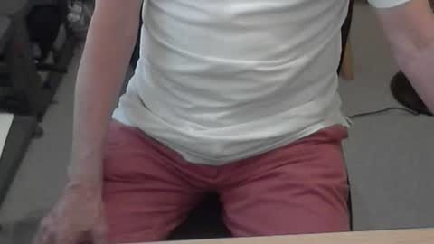 Snapshot of str8_dave chatting on 06.25.26 Dave online show from 06.25.26