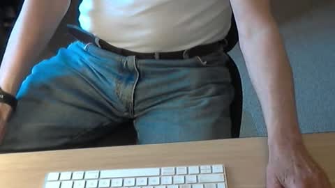 Snapshot of str8_dave chatting on 07.04.26 Dave online show from 07.04.26