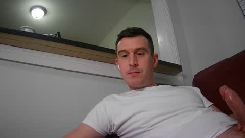 Snapshot of str8stuntcox chatting on 12.17.25 Str8StuntCox online show from 12.17.25