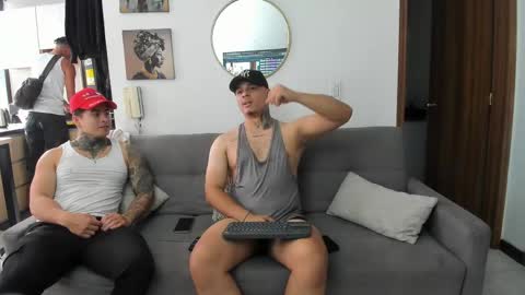 Snapshot of straight__friends chatting on 05.19.26 straight__friends online show from 05.19.26
