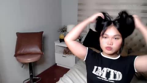 Snapshot of straight_moreno69 chatting on 04.15.26 James online show from 04.15.26