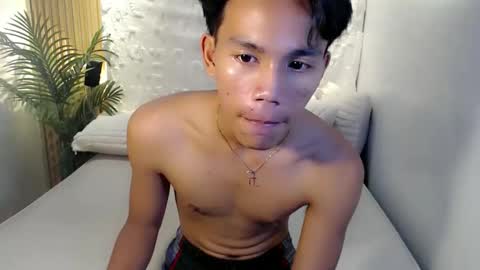 Snapshot of straight_moreno69 chatting on 04.24.26 James online show from 04.24.26