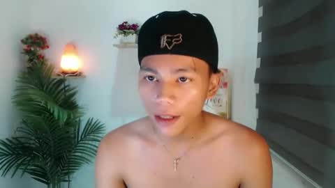 Snapshot of straight_moreno69 chatting on 05.26.26 James online show from 05.26.26