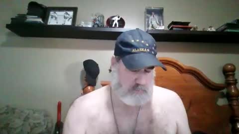 Snapshot of straightbear4you chatting on 04.20.26 Straightbear4you online show from 04.20.26