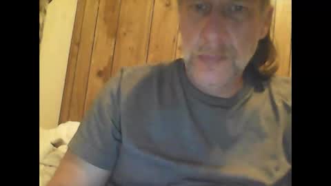 Snapshot of straightmaletouse chatting on 04.22.26 straightmaletouse online show from 04.22.26