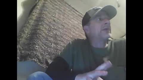 Snapshot of straightmaletouse chatting on 04.28.26 straightmaletouse online show from 04.28.26