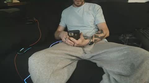 straitpipermann22 online show from 10.31.25