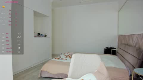 Snapshot of straw_juice chatting on 02.08.26 Laura online show from 02.08.26